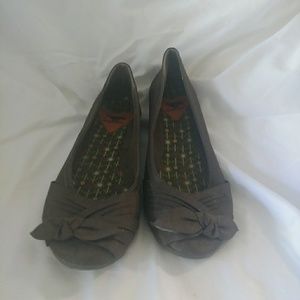 ROCKET DOG Brown Flats. Never Worn. Size 6